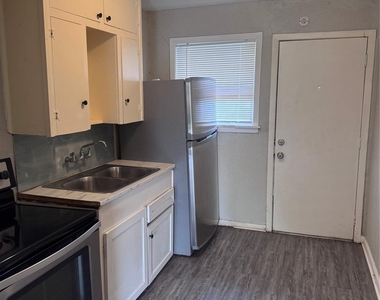 1610 Mystic Street - Photo Thumbnail 2
