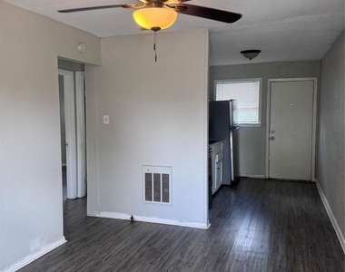 1610 Mystic Street - Photo Thumbnail 1