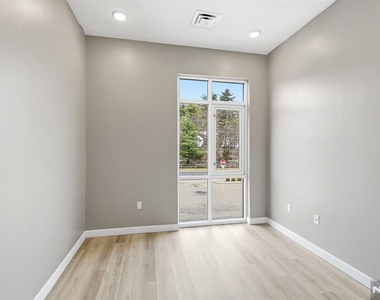 271 Millburn - Photo Thumbnail 11