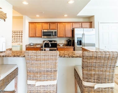 9731 Acqua Court - Photo Thumbnail 13