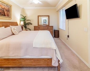 9731 Acqua Court - Photo Thumbnail 16
