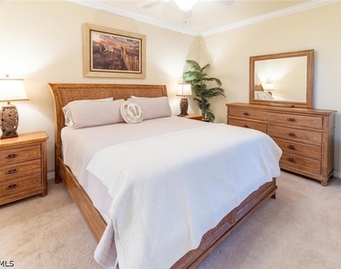 9731 Acqua Court - Photo Thumbnail 14