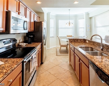 9731 Acqua Court - Photo Thumbnail 10