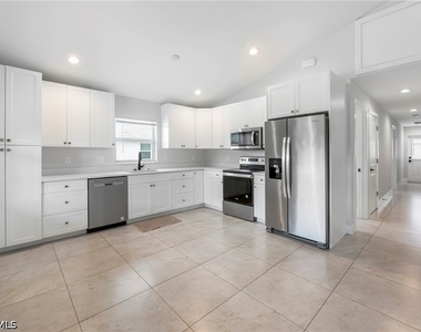 27302 Dortch Avenue - Photo Thumbnail 10