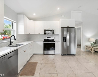 27302 Dortch Avenue - Photo Thumbnail 11