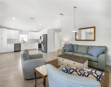 27302 Dortch Avenue - Photo Thumbnail 8