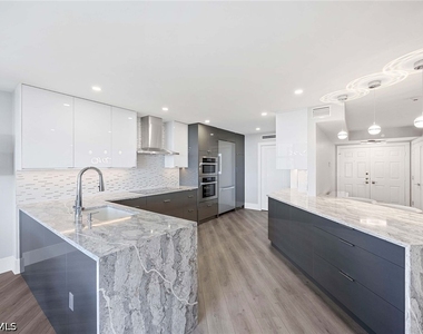 6075 Pelican Bay Boulevard - Photo Thumbnail 16