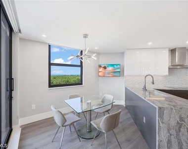 6075 Pelican Bay Boulevard - Photo Thumbnail 22