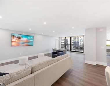 6075 Pelican Bay Boulevard - Photo Thumbnail 14