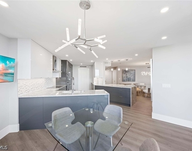 6075 Pelican Bay Boulevard - Photo Thumbnail 10