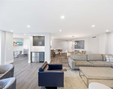 6075 Pelican Bay Boulevard - Photo Thumbnail 11