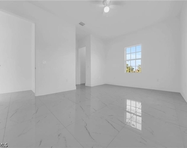 3310 11th Street W - Photo Thumbnail 15