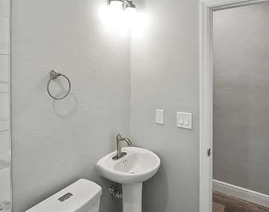 5457 9th Avenue - Photo Thumbnail 33