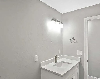 5457 9th Avenue - Photo Thumbnail 11