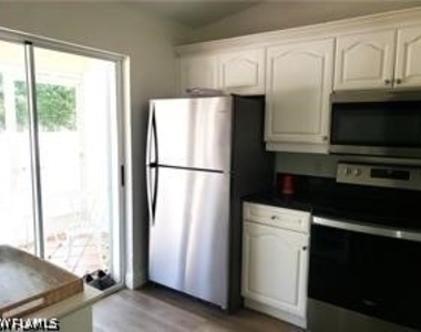 2448 Hidden Lake Drive - Photo Thumbnail 5