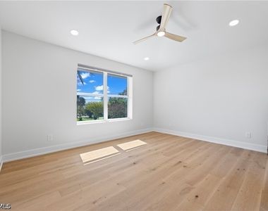 1836 Harbor Lane - Photo Thumbnail 21