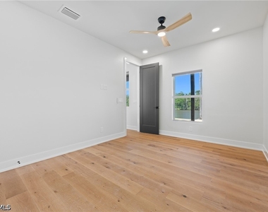 1836 Harbor Lane - Photo Thumbnail 23
