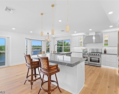 1836 Harbor Lane - Photo Thumbnail 8