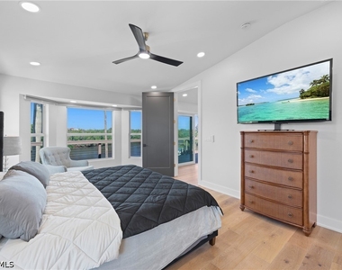 1836 Harbor Lane - Photo Thumbnail 16