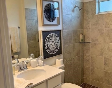 6003 Diamonte Place - Photo Thumbnail 15