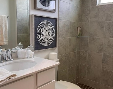 6003 Diamonte Place - Photo Thumbnail 13