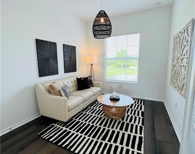 6003 Diamonte Place - Photo Thumbnail 8