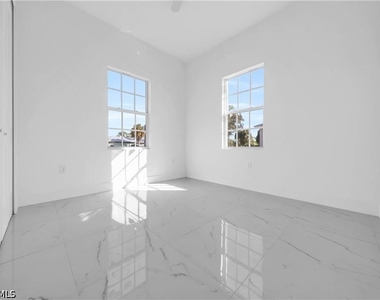 3312 11th Street W - Photo Thumbnail 8