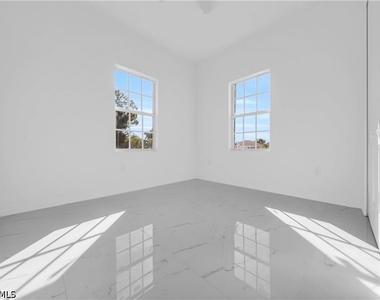 3312 11th Street W - Photo Thumbnail 13