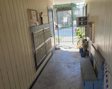 301 Avondale Street - Photo Thumbnail 4