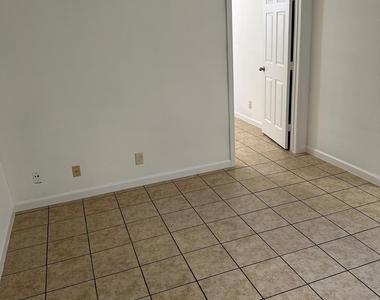301 Avondale Street - Photo Thumbnail 9