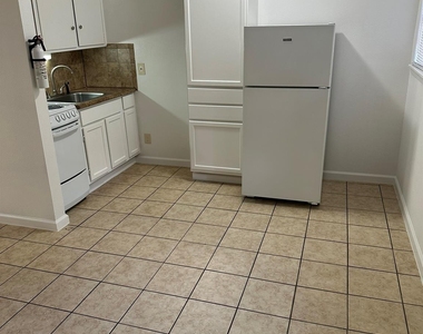 301 Avondale Street - Photo Thumbnail 8