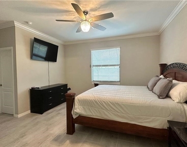 19347 Elston Way - Photo Thumbnail 6