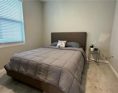 19347 Elston Way - Photo Thumbnail 12