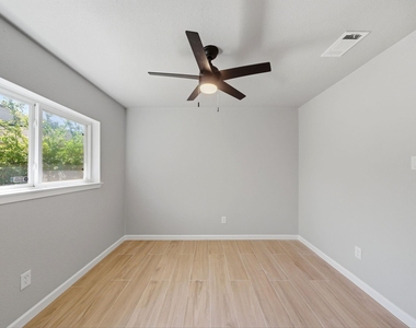 7530 Millbrae Lane - Photo Thumbnail 10