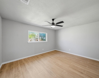 7530 Millbrae Lane - Photo Thumbnail 12