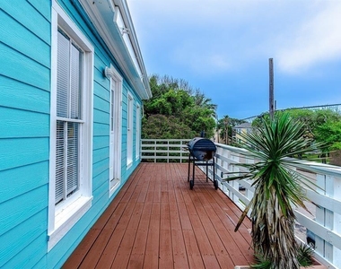2102 Avenue O 1/2 - Photo Thumbnail 3