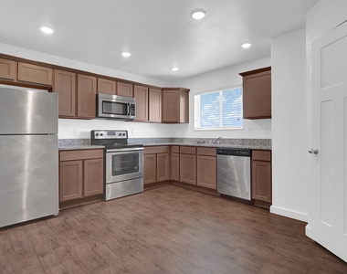 21155 Gosling Road - Photo Thumbnail 8