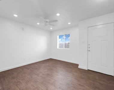 21155 Gosling Road - Photo Thumbnail 5