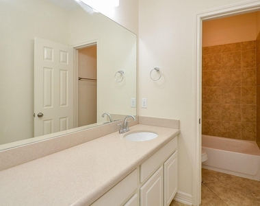 6510 Arroyo Springs Lane - Photo Thumbnail 16