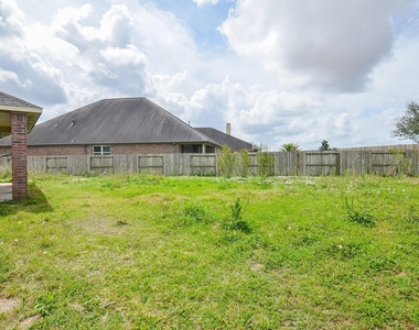 6510 Arroyo Springs Lane - Photo Thumbnail 18