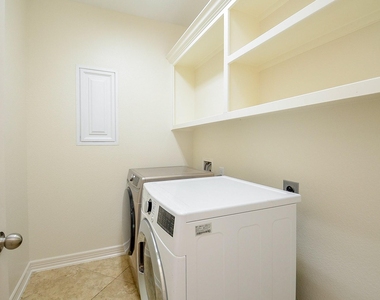6510 Arroyo Springs Lane - Photo Thumbnail 19