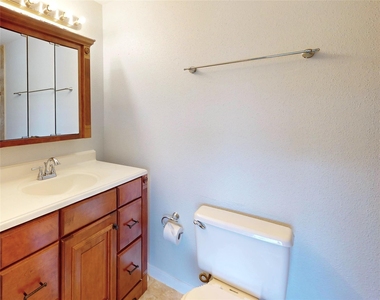 793 Davis Road - Photo Thumbnail 10
