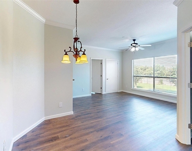 793 Davis Road - Photo Thumbnail 3
