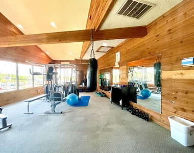 793 Davis Road - Photo Thumbnail 31