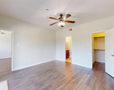 793 Davis Road - Photo Thumbnail 8