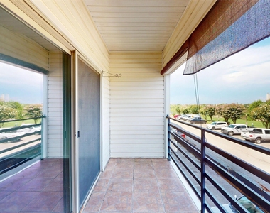 793 Davis Road - Photo Thumbnail 7
