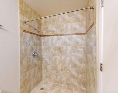 793 Davis Road - Photo Thumbnail 11