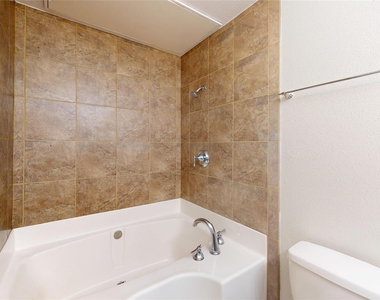 793 Davis Road - Photo Thumbnail 15
