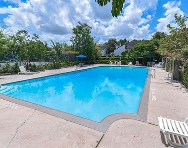 10053 Westpark Drive - Photo Thumbnail 9