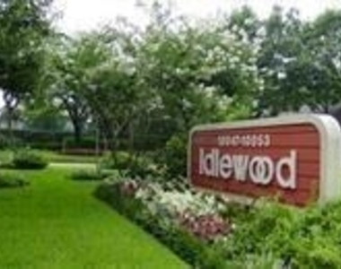 10053 Westpark Drive - Photo Thumbnail 7